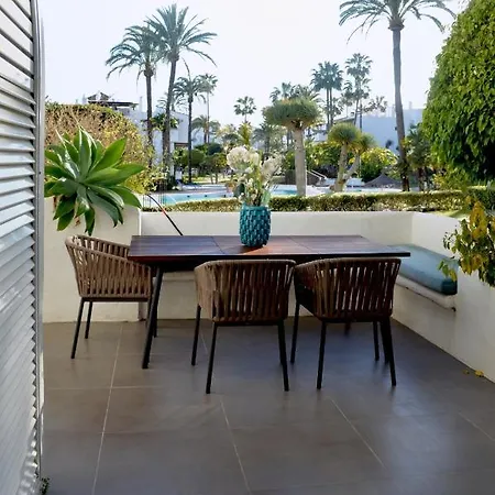 Alcazaba Luxury Apartment02 アパート エステポナ